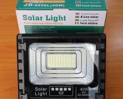 Đèn pha năng lượng mặt trời JinDian 40W JD8840L - giao hàng và lắp đặt tận nơi miễn phí